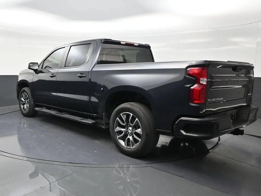 2024 Chevrolet Silverado 1500 RST photo 3