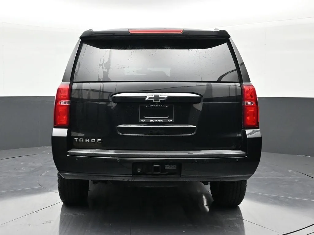 2019 Chevrolet Tahoe LS photo 2