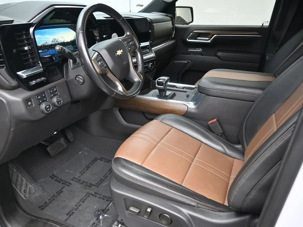 2023 Chevrolet Silverado 1500 High Country photo 12