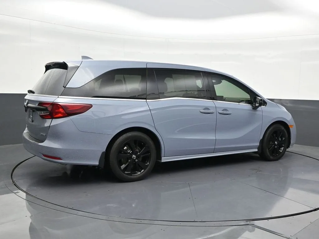 2024 Honda Odyssey Sport photo 5