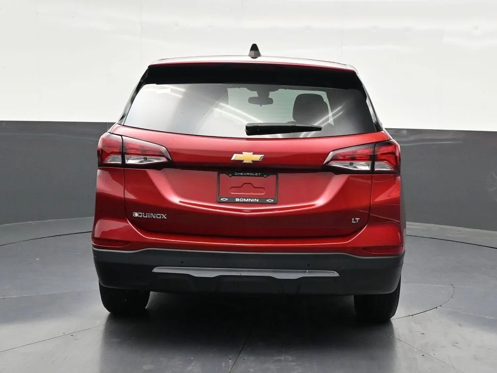 2024 Chevrolet Equinox LT photo 4