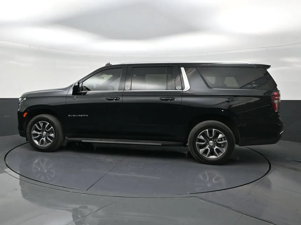 2024 Chevrolet Suburban LS photo 2