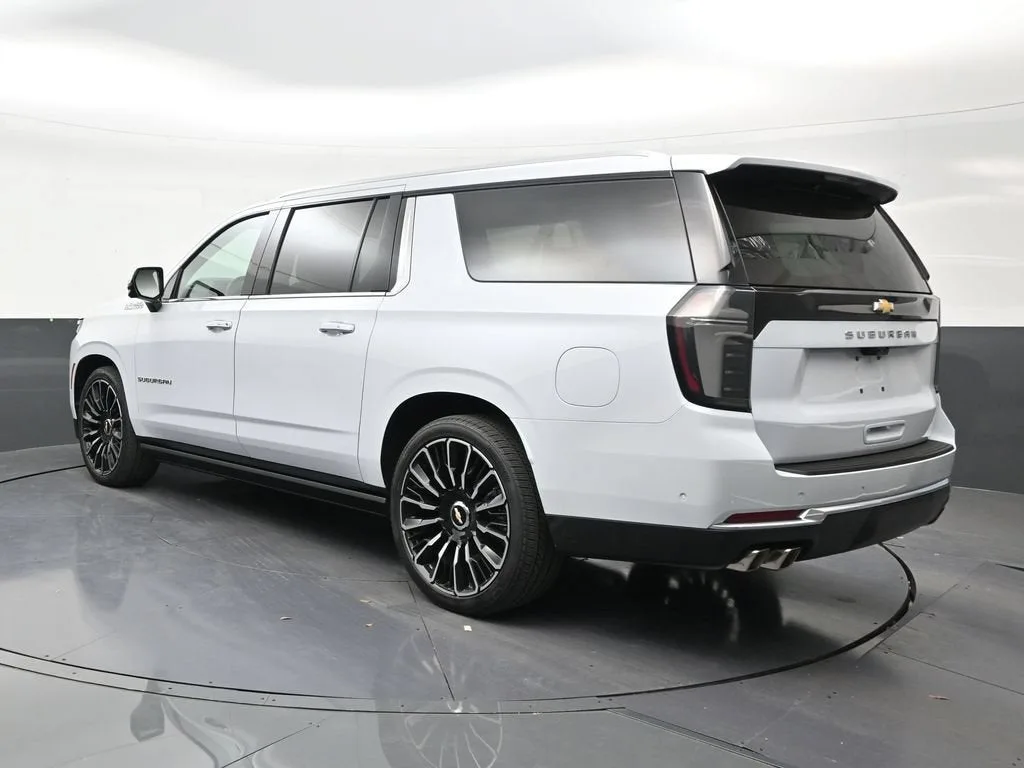2026 Chevrolet Suburban High Country photo 3