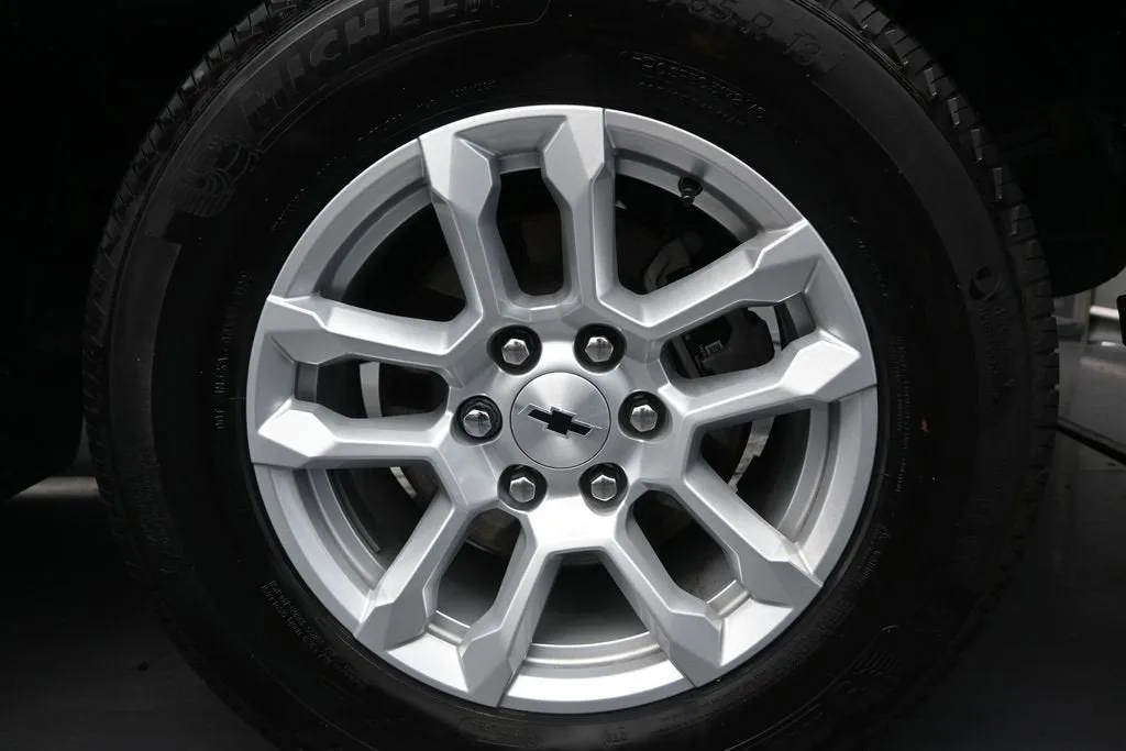 2023 Chevrolet Silverado 1500 RST photo 10