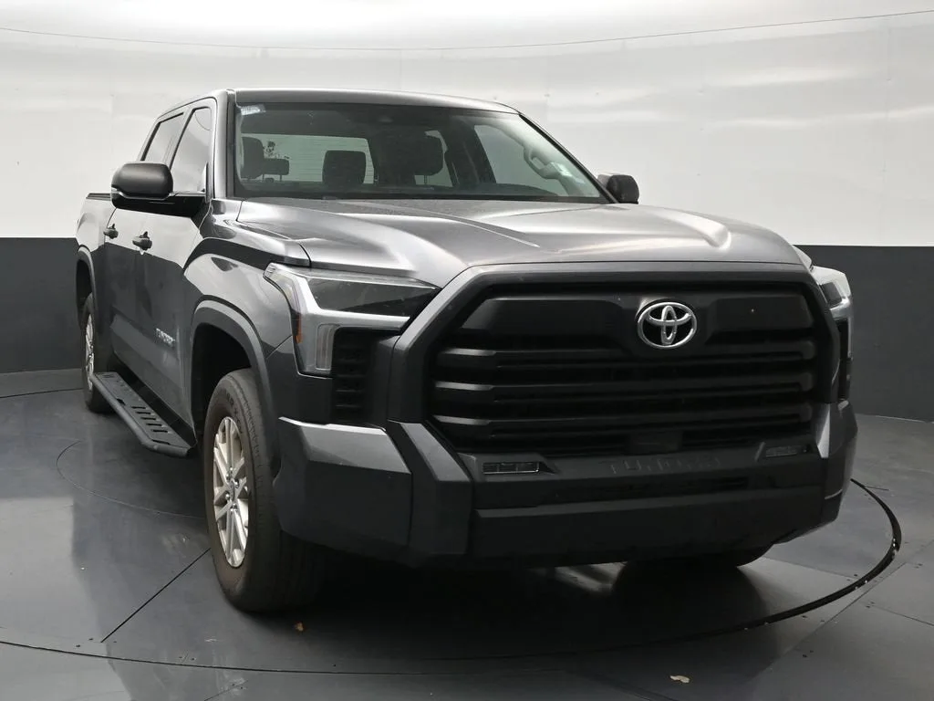 2024 Toyota Tundra SR5 photo 7
