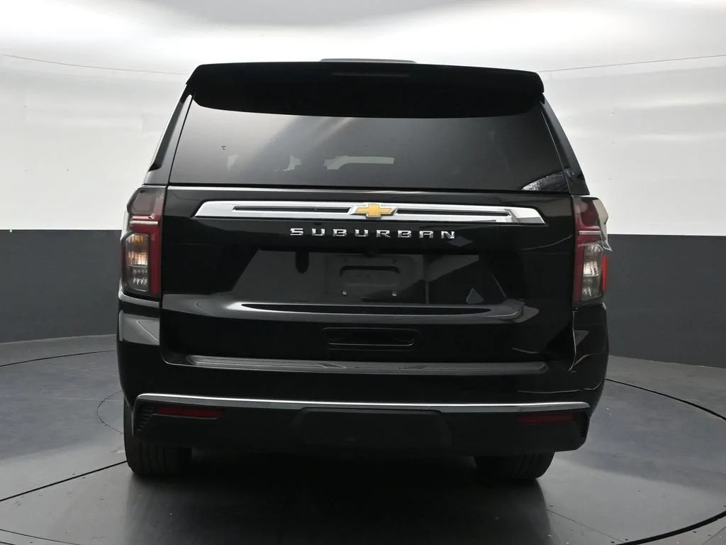2024 Chevrolet Suburban LS photo 4