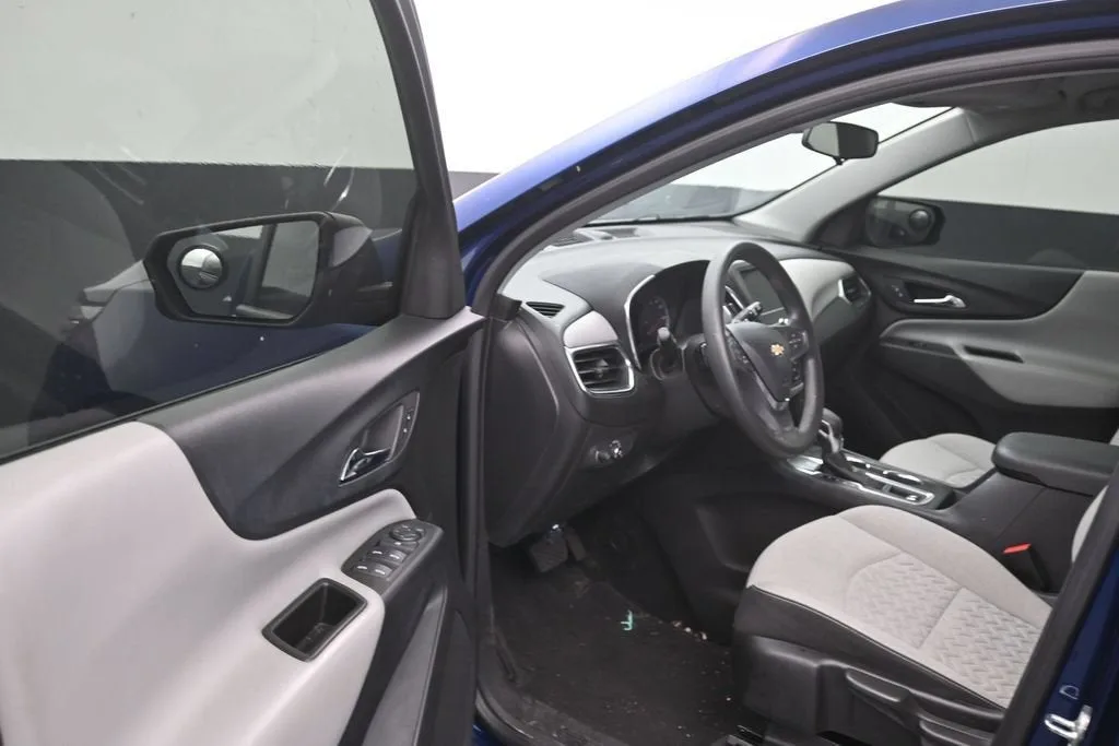 2022 Chevrolet Equinox LS photo 10