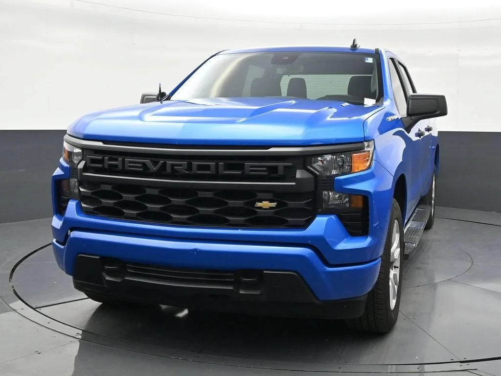 2025 Chevrolet Silverado 1500 Custom photo 8