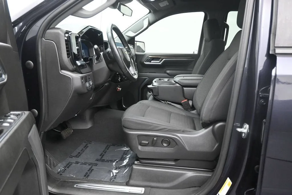 2023 Chevrolet Silverado 1500 LT photo 12