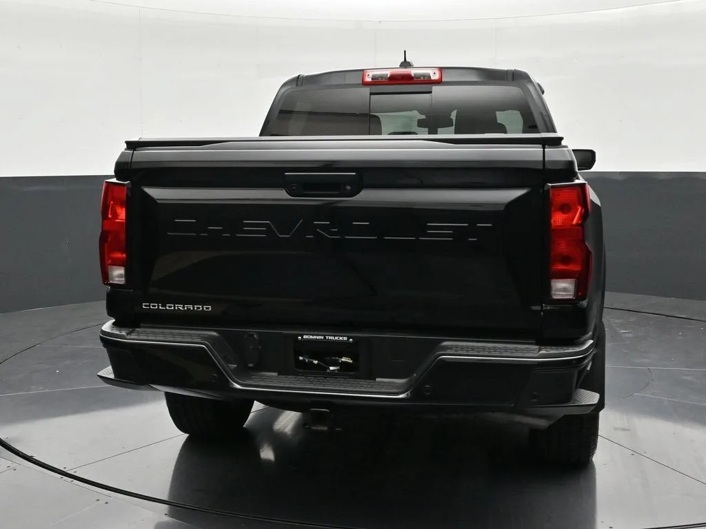 2025 Chevrolet Colorado WT/LT photo 4