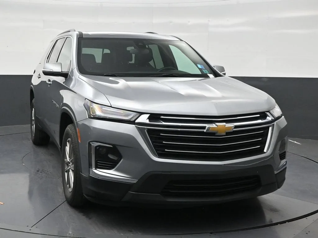 2023 Chevrolet Traverse LT Cloth photo 7
