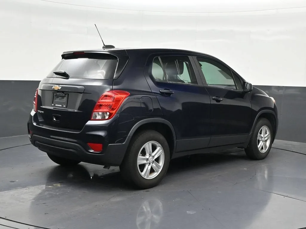 2022 Chevrolet Trax LS photo 5