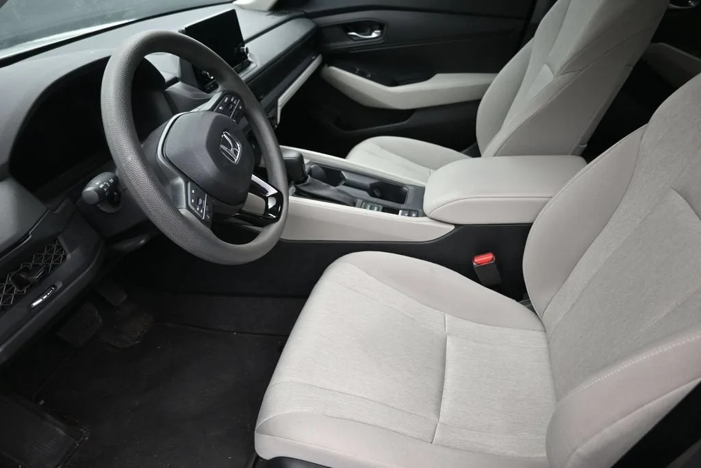 2023 Honda Accord LX photo 11