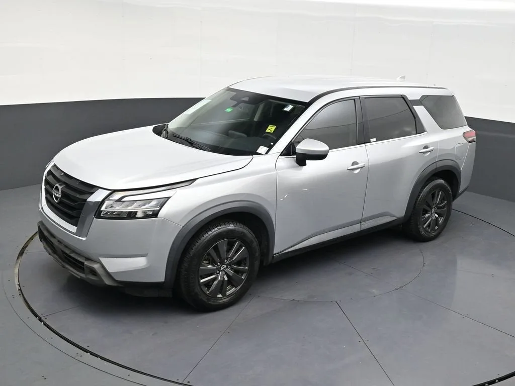 2022 Nissan Pathfinder S 2WD photo 12