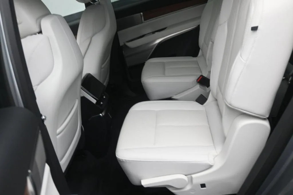 2026 Cadillac VISTIQ Sport photo 11