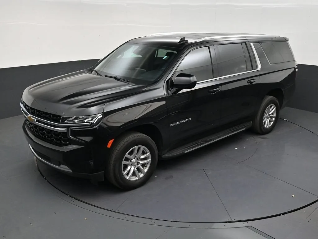 2024 Chevrolet Suburban LS photo 11