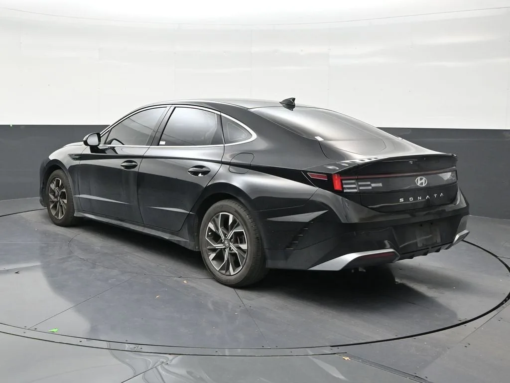 2024 Hyundai Sonata SEL photo 3