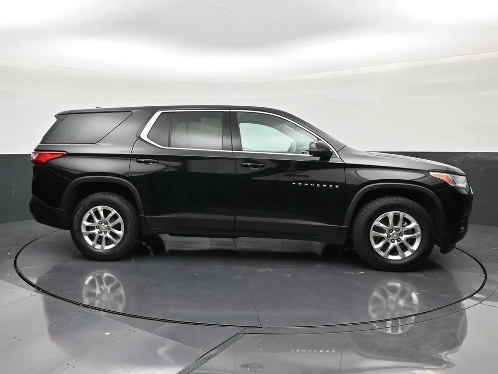2021 Chevrolet Traverse LS photo 6