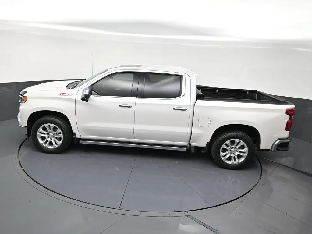 2023 Chevrolet Silverado 1500 LTZ photo 10