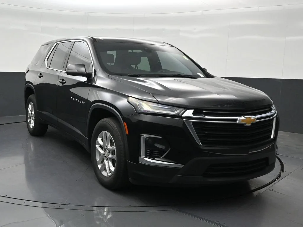 2023 Chevrolet Traverse LS photo 8