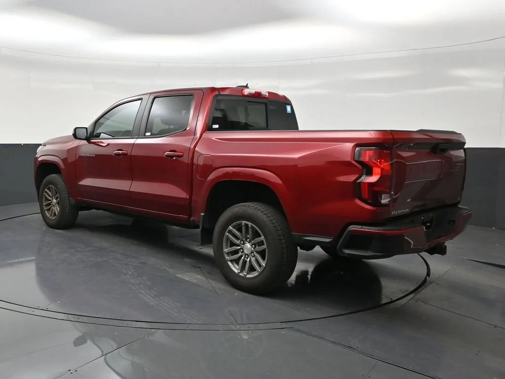 2023 Chevrolet Colorado LT photo 3