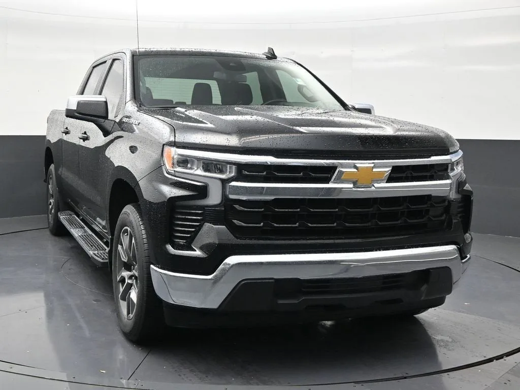 2024 Chevrolet Silverado 1500 LT photo 7