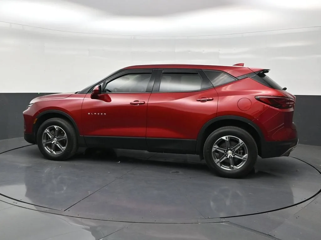 2024 Chevrolet Blazer 2LT photo 2