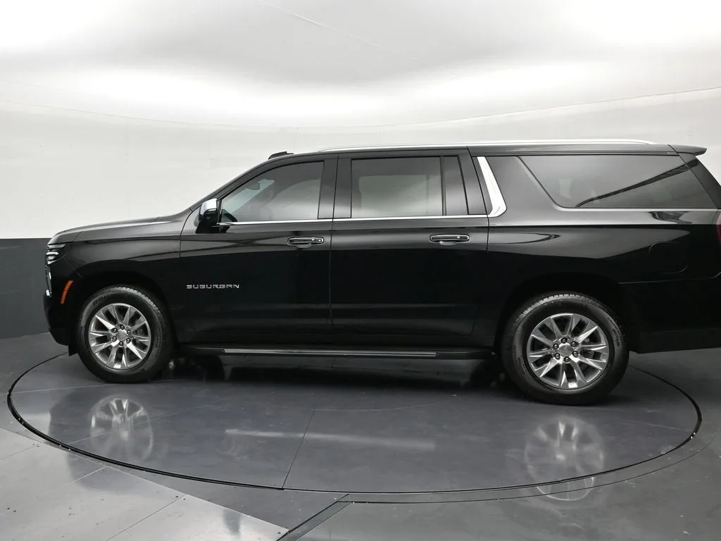 2026 Chevrolet Suburban Premier photo 2