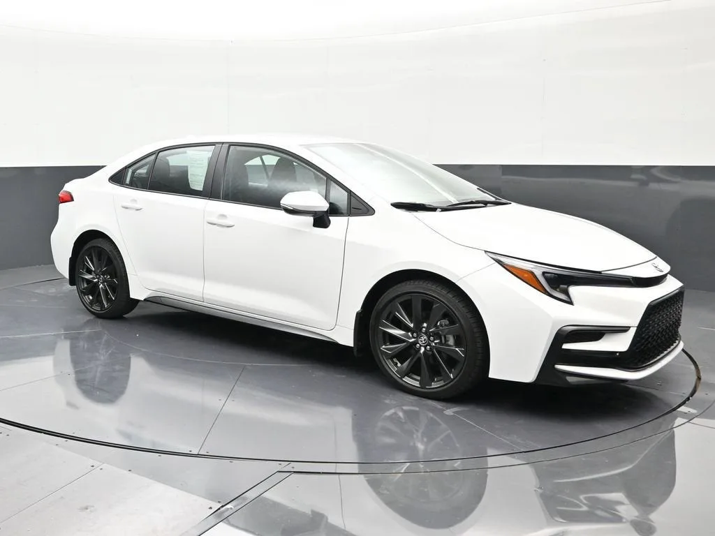 2025 Toyota Corolla SE photo 7