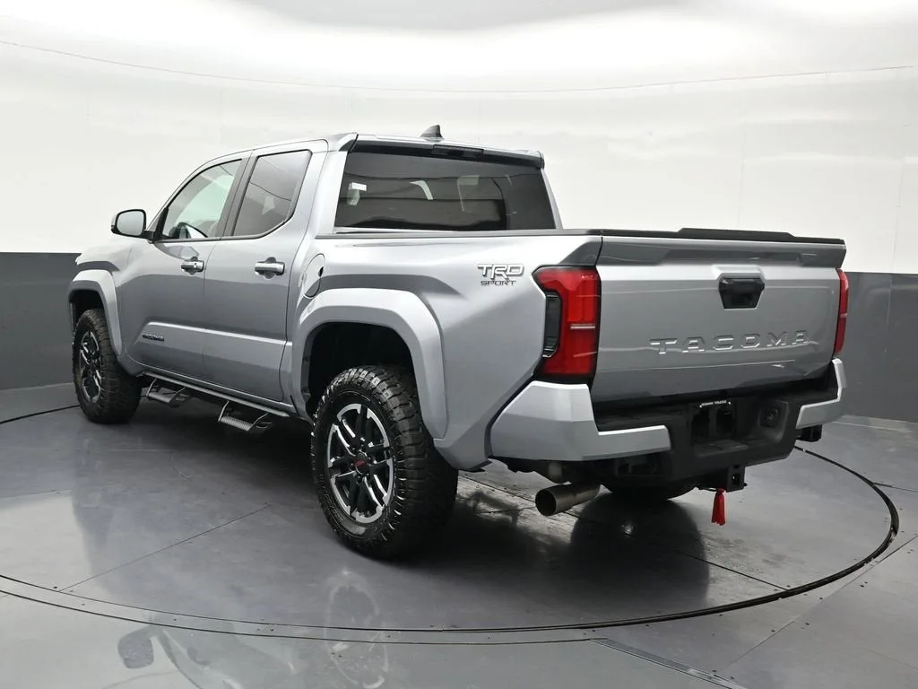 2026 Toyota Tacoma TRD Sport photo 3