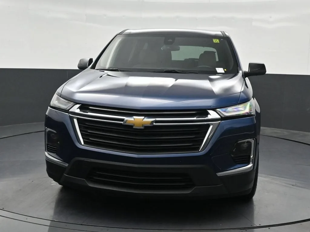2023 Chevrolet Traverse LS photo 9