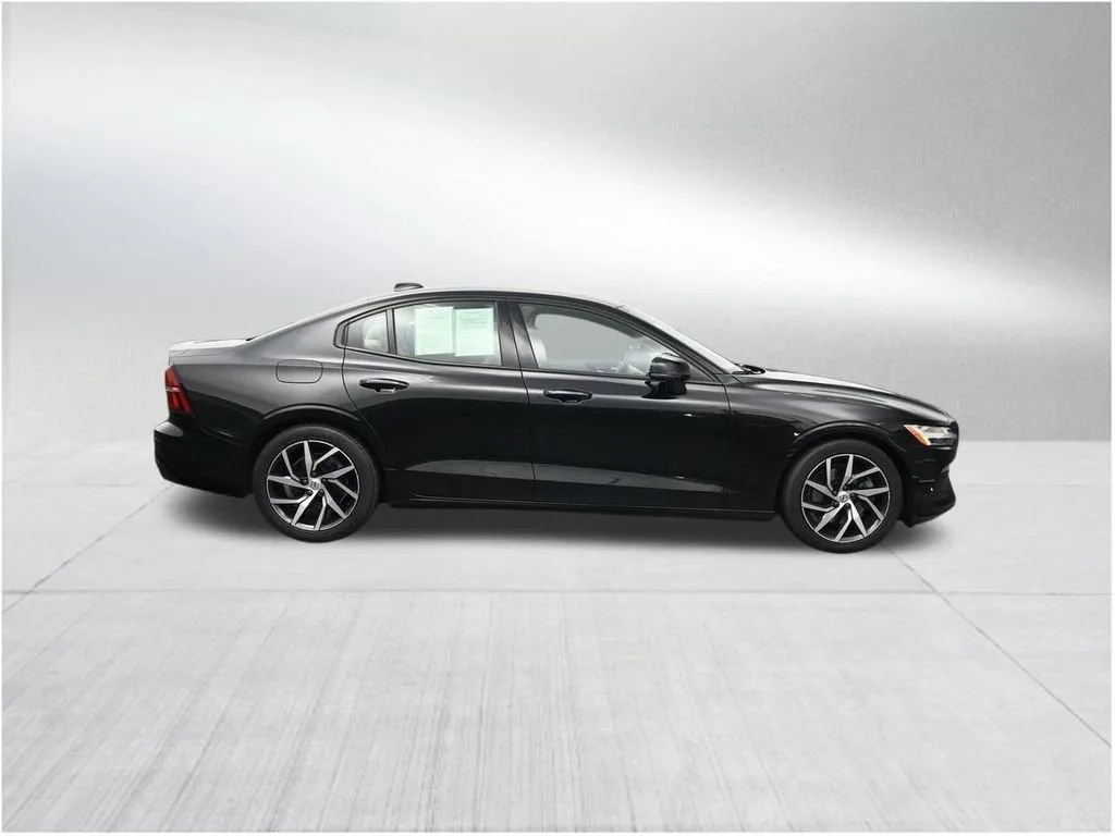 2019 Volvo S60 T5 Momentum photo 6