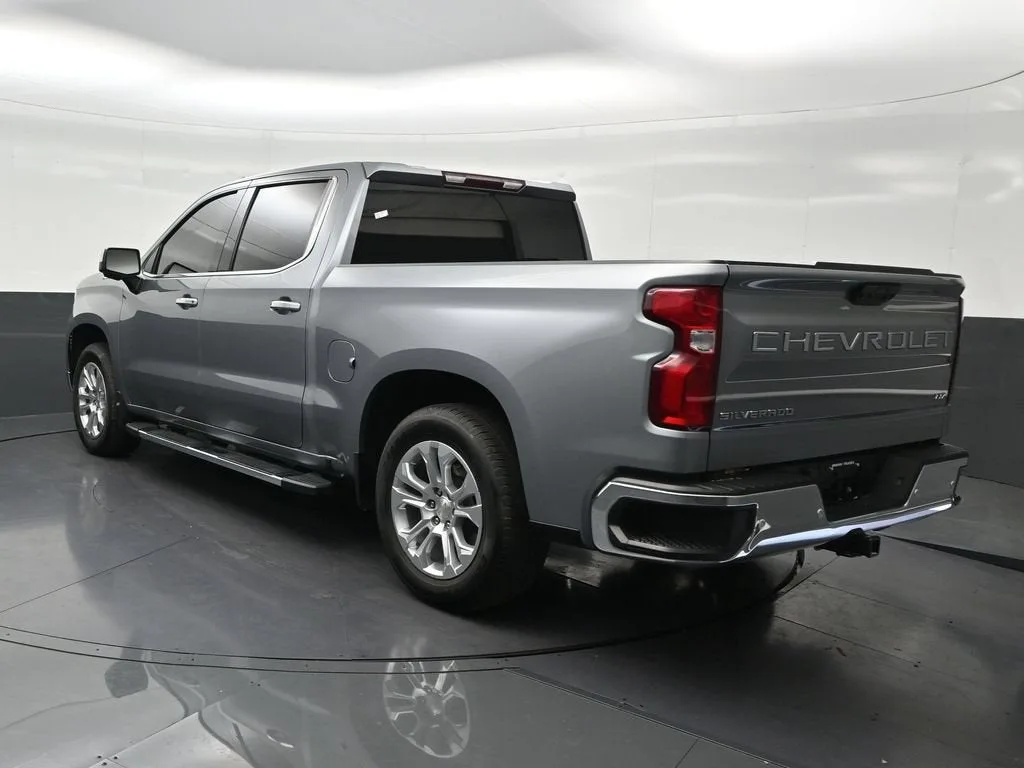 2024 Chevrolet Silverado 1500 LTZ photo 3