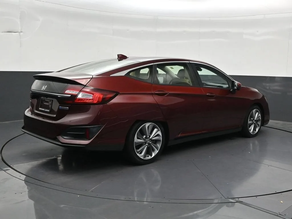 2018 Honda Clarity Plug-In Hybrid 4DR SDN photo 5