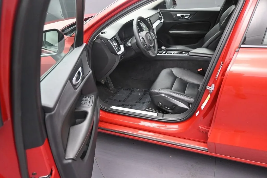 2023 Volvo S60 B5 Core Dark Theme photo 11