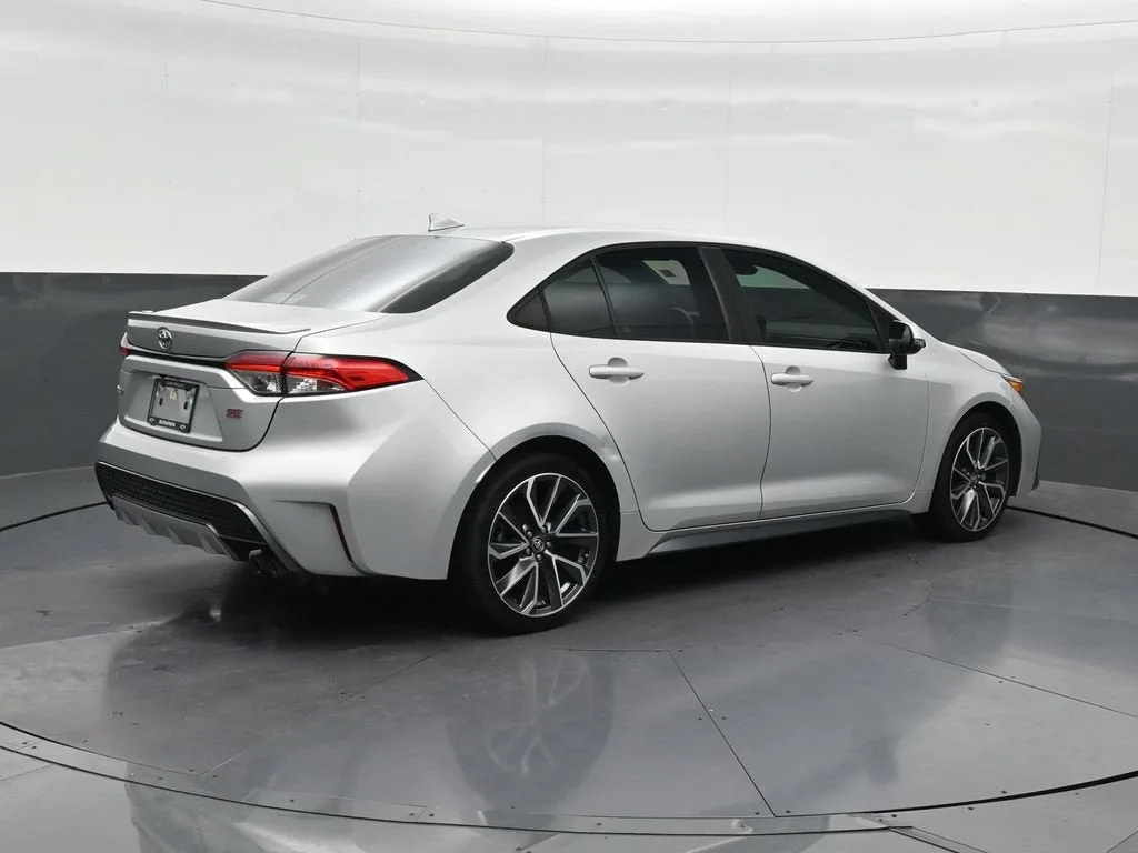 2022 Toyota Corolla SE photo 5