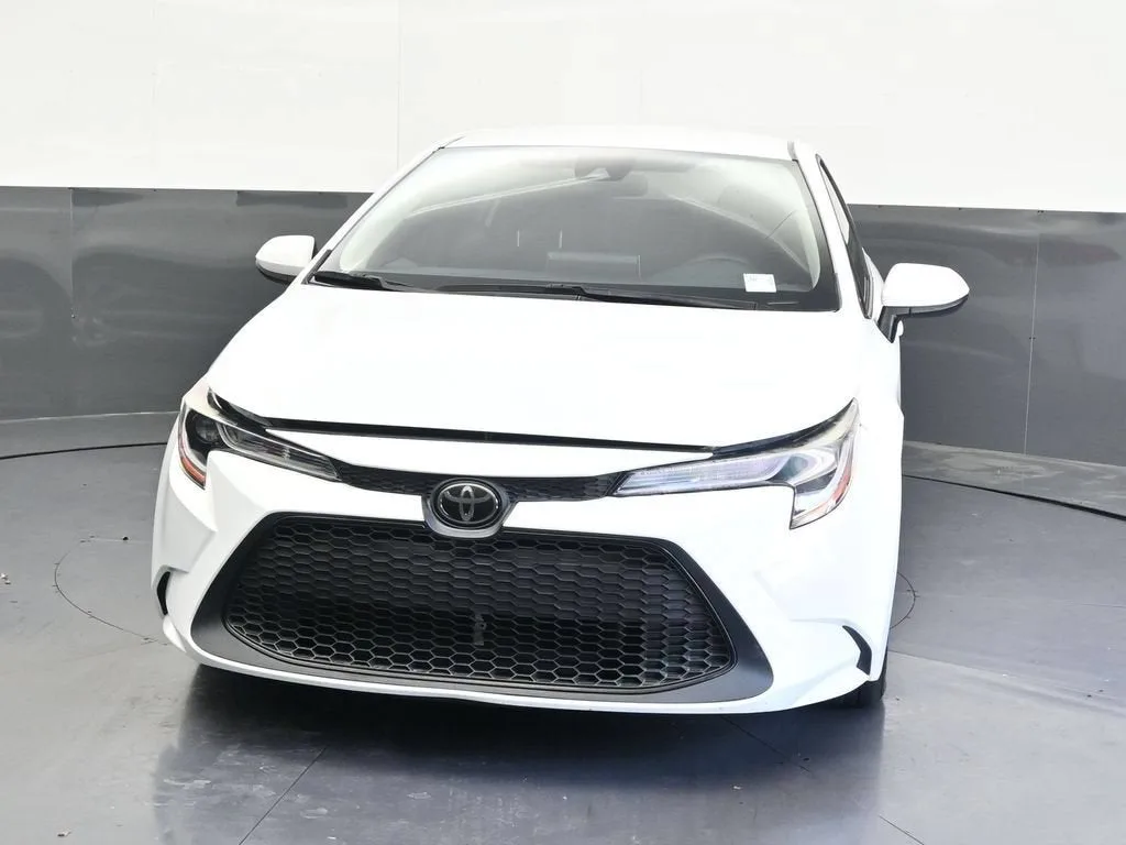 2021 Toyota Corolla LE photo 9