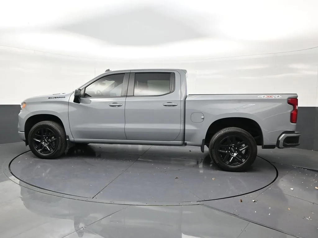 2024 Chevrolet Silverado 1500 RST photo 2