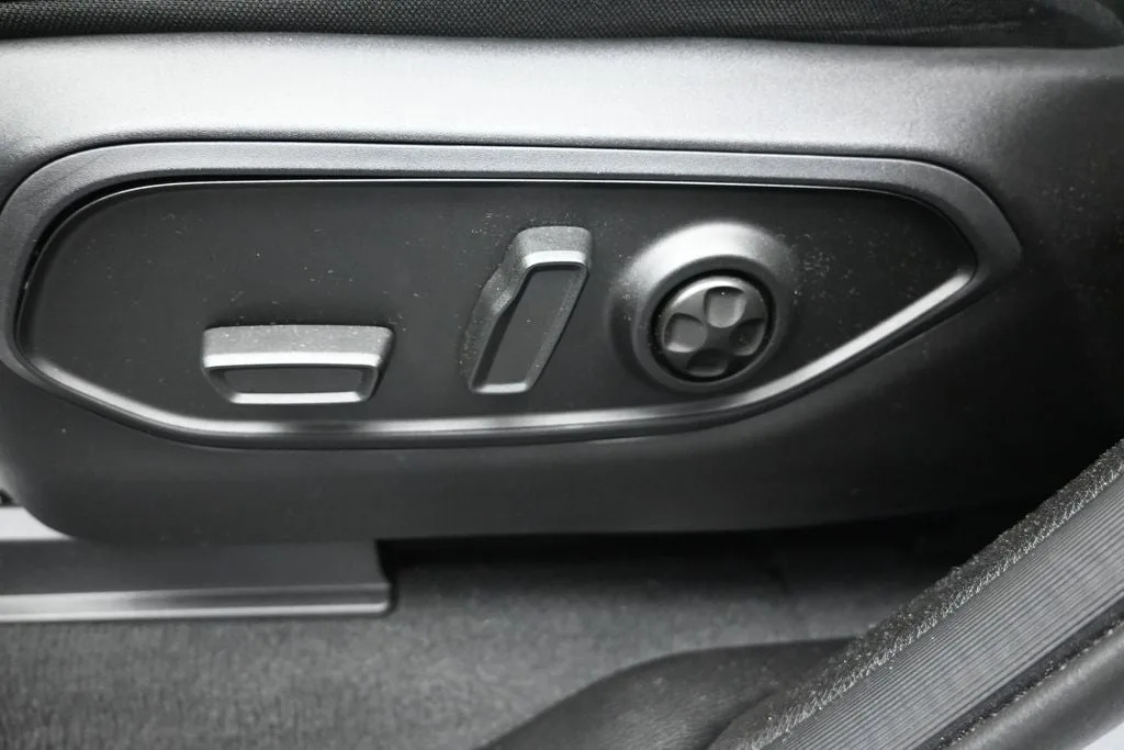 2024 Jeep Grand Cherokee L Altitude photo 11