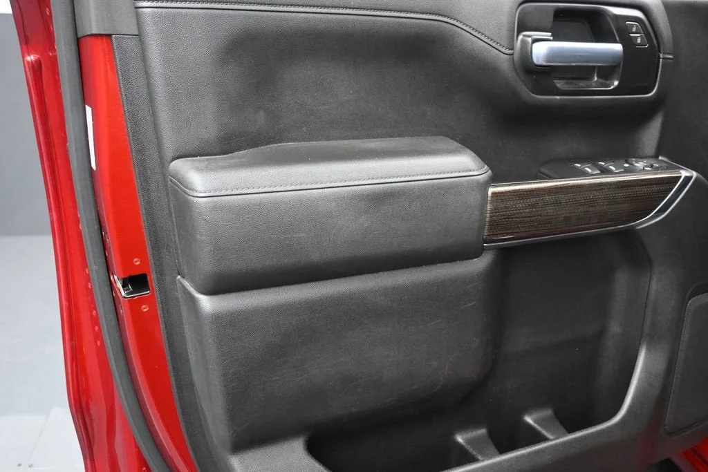 2021 Chevrolet Silverado 1500 RST photo 12