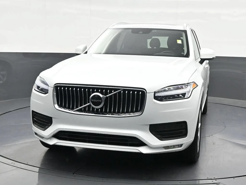 2022 Volvo XC90 Momentum photo 8
