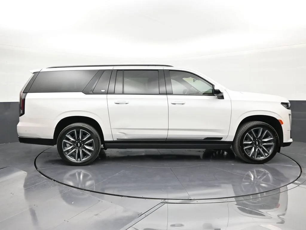 2024 Cadillac Escalade ESV Sport Platinum photo 6