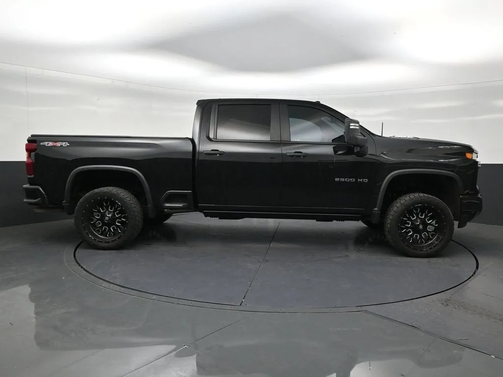 2025 Chevrolet Silverado 2500 HD Custom photo 6