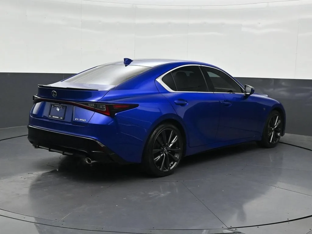 2025 Lexus IS 350 F SPORT Design photo 5