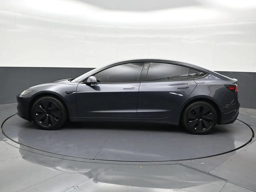 2025 Tesla Model 3 Long Range photo 2