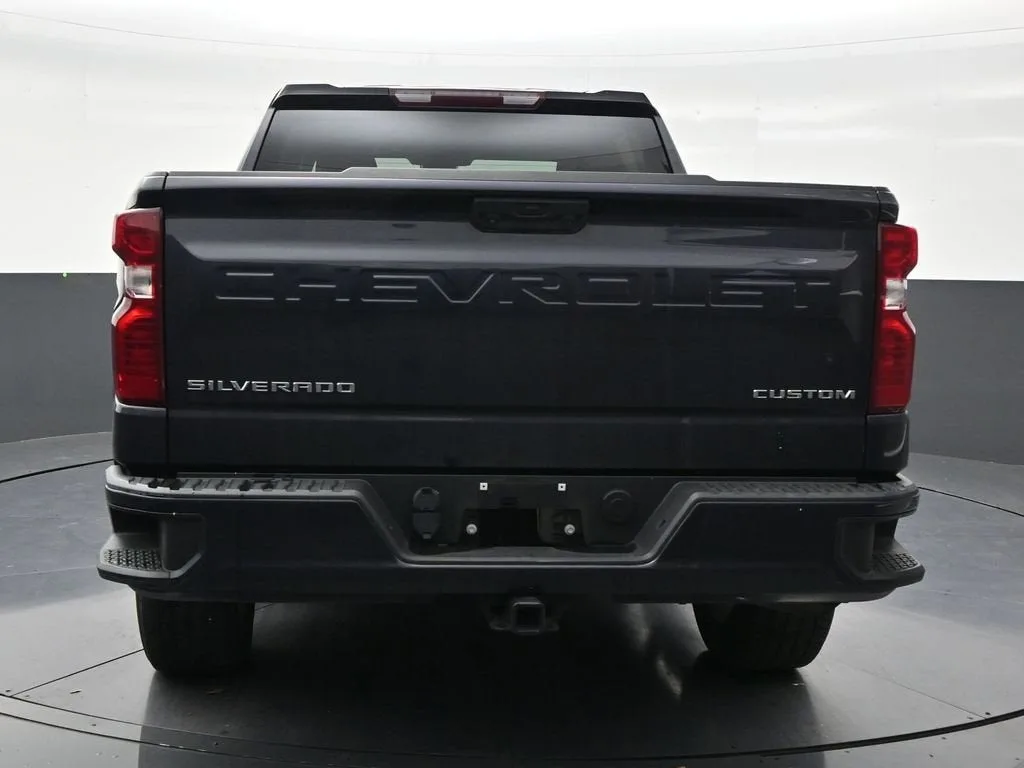 2023 Chevrolet Silverado 1500 Custom photo 4