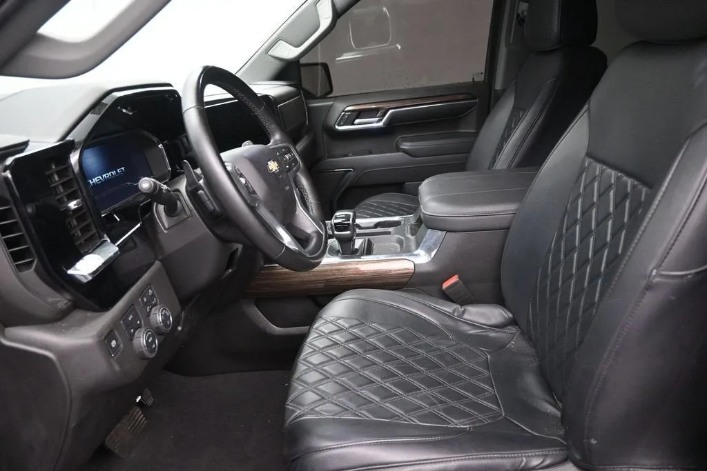 2024 Chevrolet Silverado 1500 LT photo 12