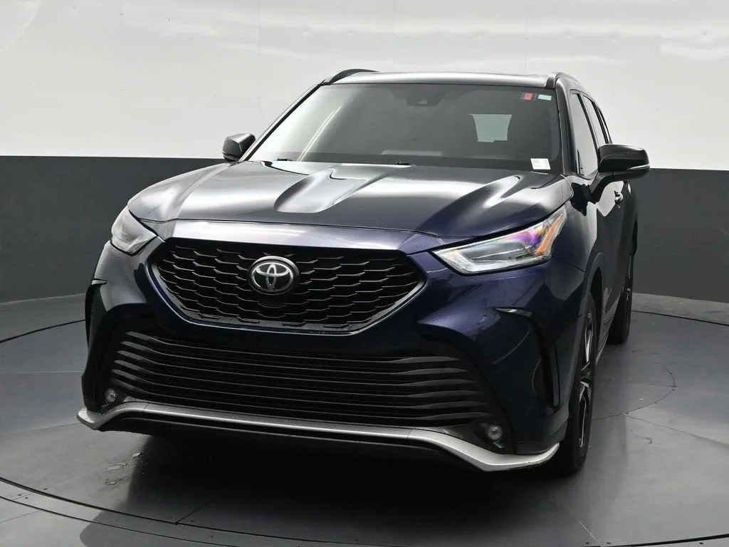 2021 Toyota Highlander XSE photo 9