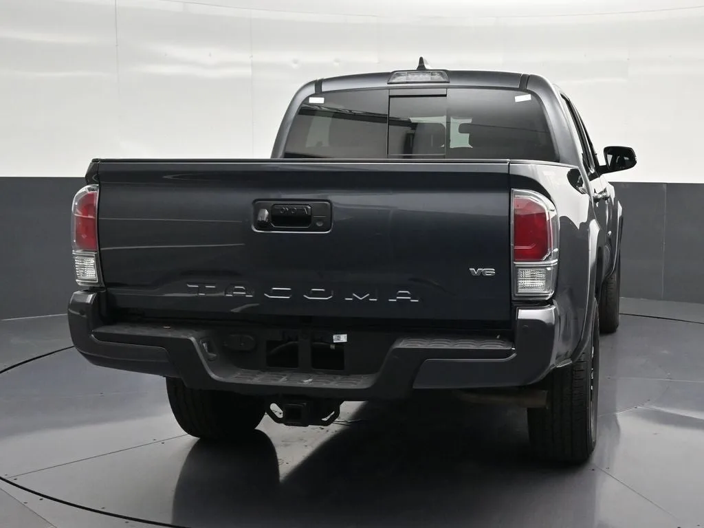 2022 Toyota Tacoma TRD Sport V6 photo 2