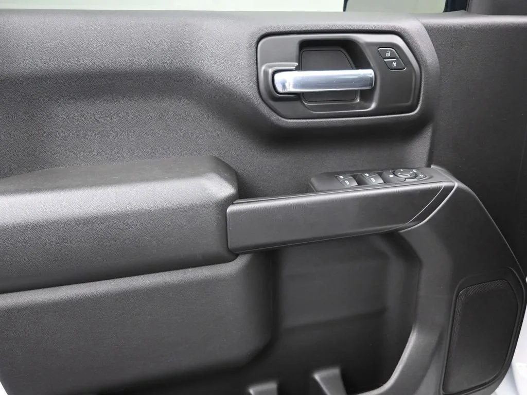2024 Chevrolet Silverado 1500 Custom photo 12